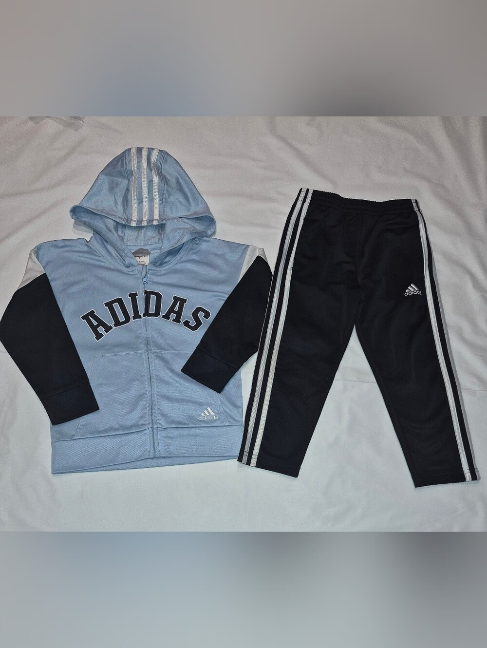 Boys Size 4T Adidas Outfit With Zip Up Hoodie